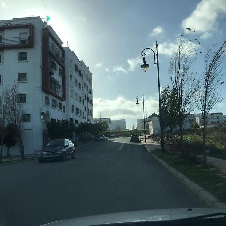 Appartement Familial Proche Aeroport Bab Andalous Tanger エクステリア 写真